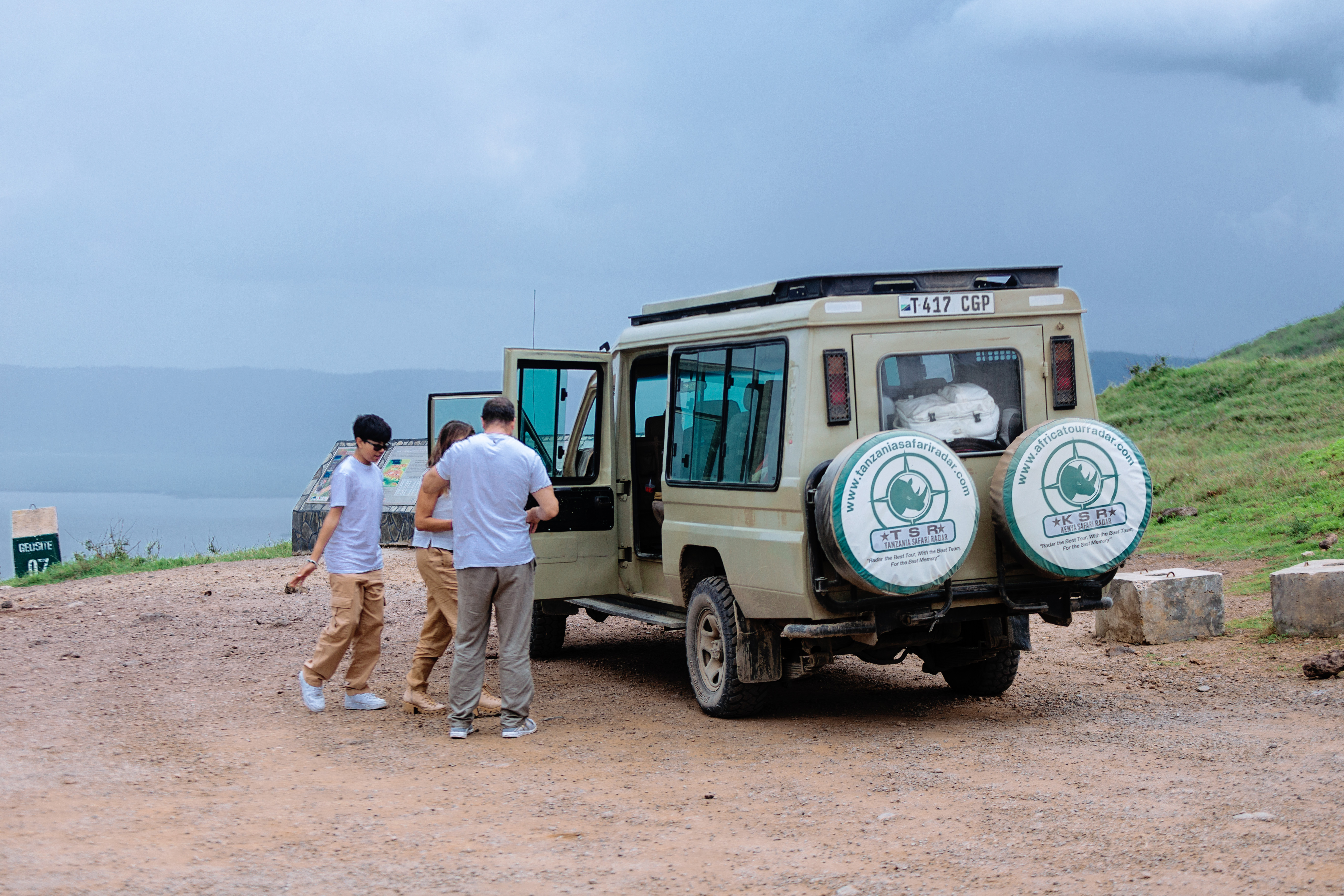 Safari Radar 4x4 Jeep in Tarangire National Park