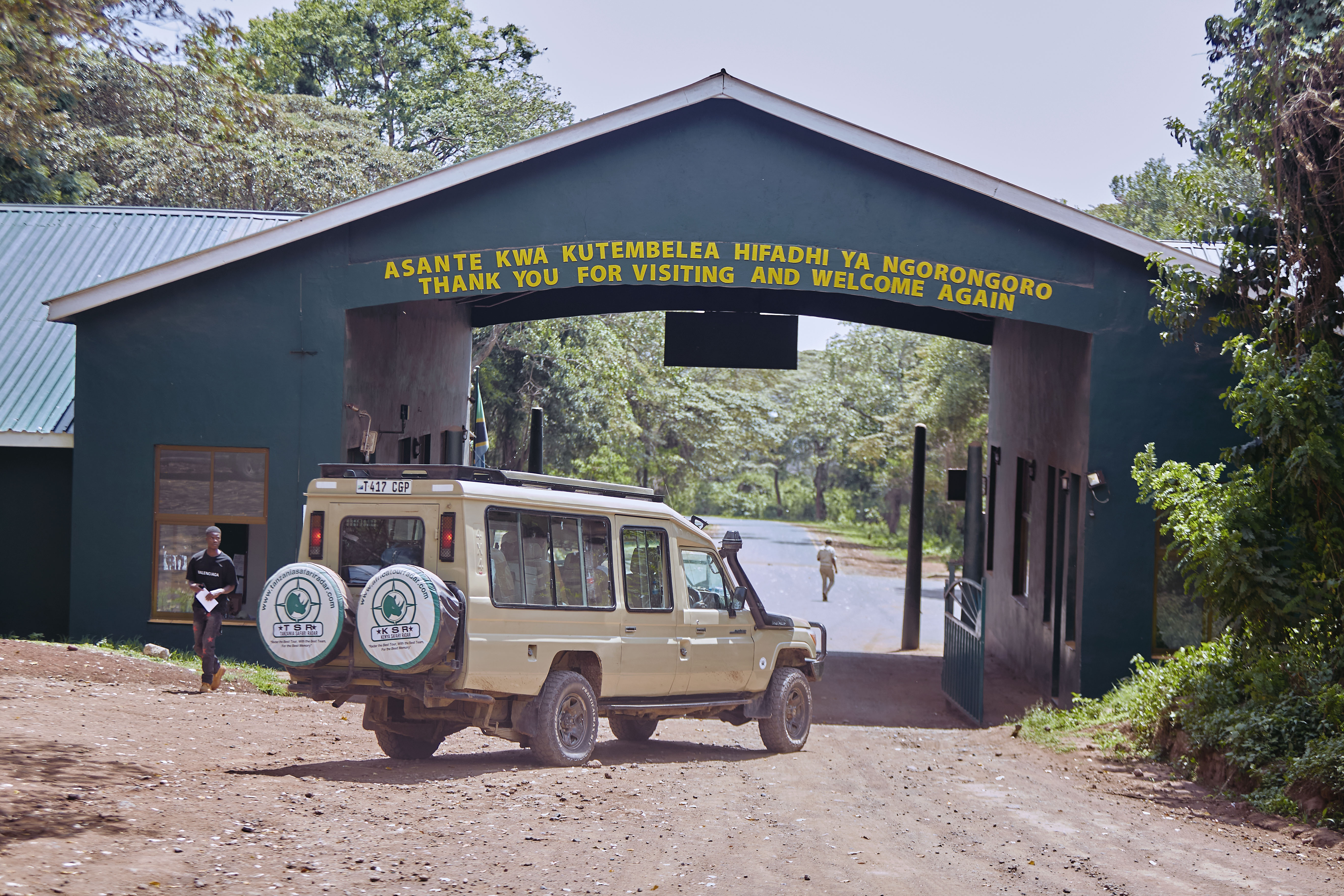 4x4 Toyota Land Cruiser special for 4-day private Tanzania safari tour from Arusha