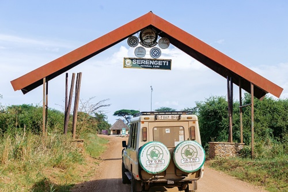 4x4 Toyota Land Cruiser for 4-day private Tanzania safari tour from Arusha